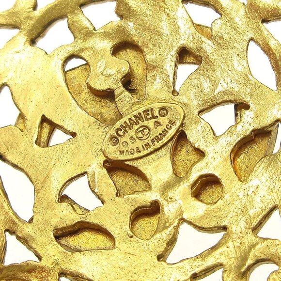 Chanel Medallion Motif Brooch Pin Corsage Gold-plated 95A Authentic - Picture 3 of 4